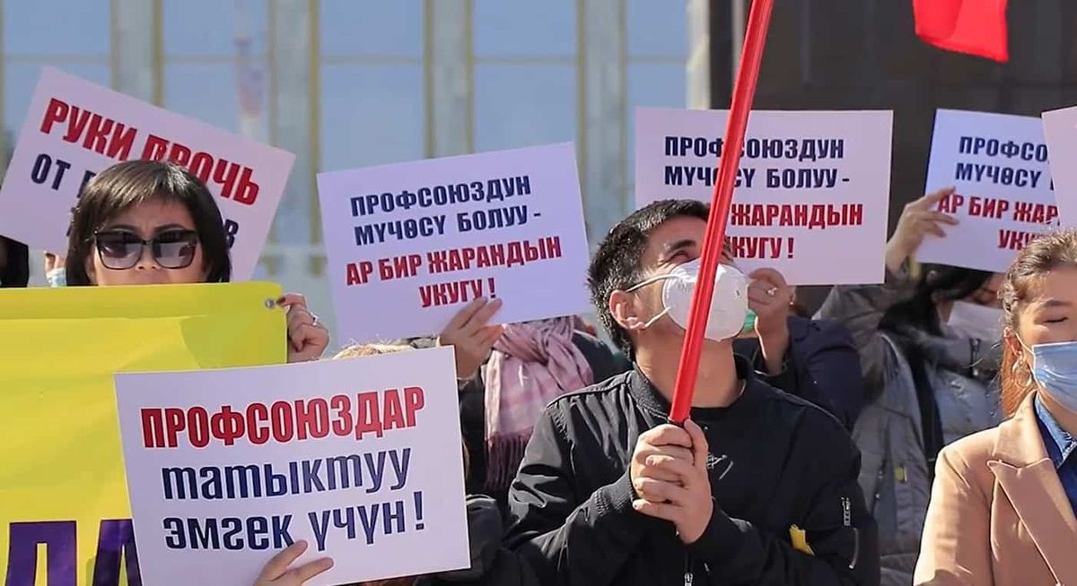 Парламентский комитет  вновь одобрил законопроект о профсоюзах без самих профсоюзов