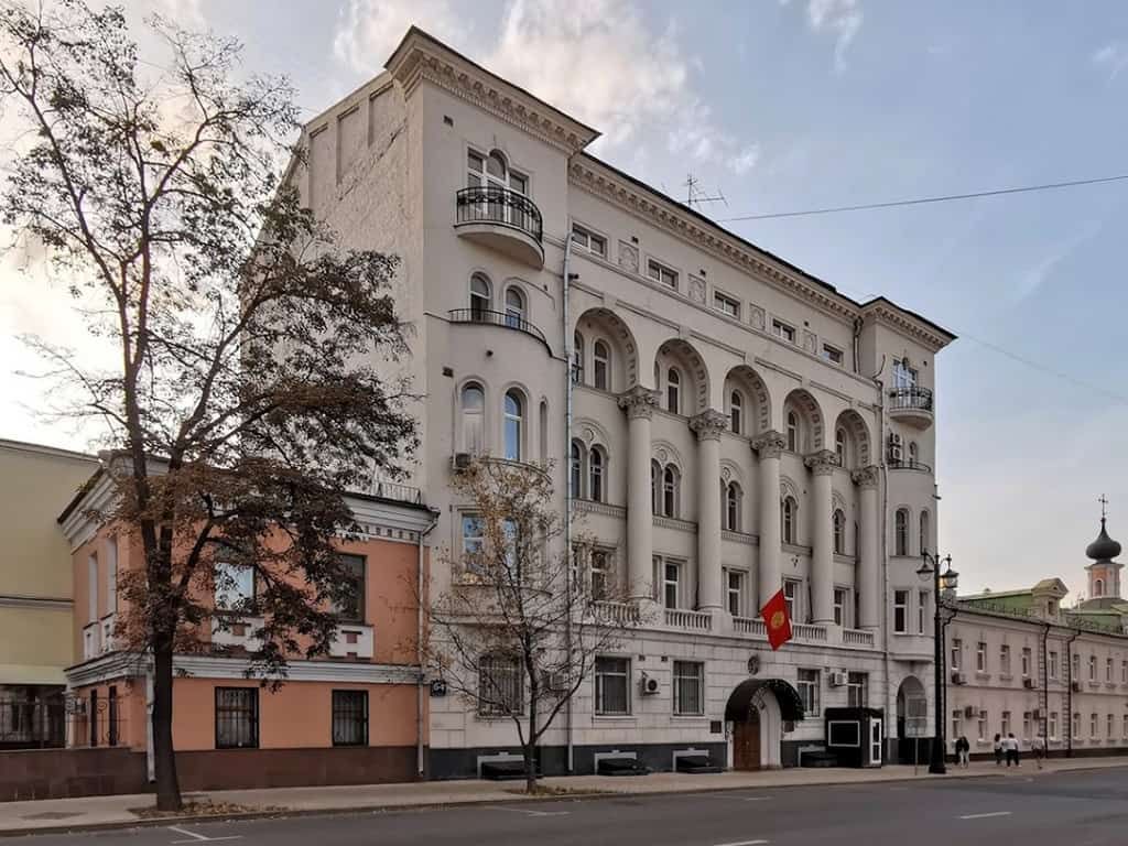 Граждан КР не могут призвать в армию в другом государстве – посольство