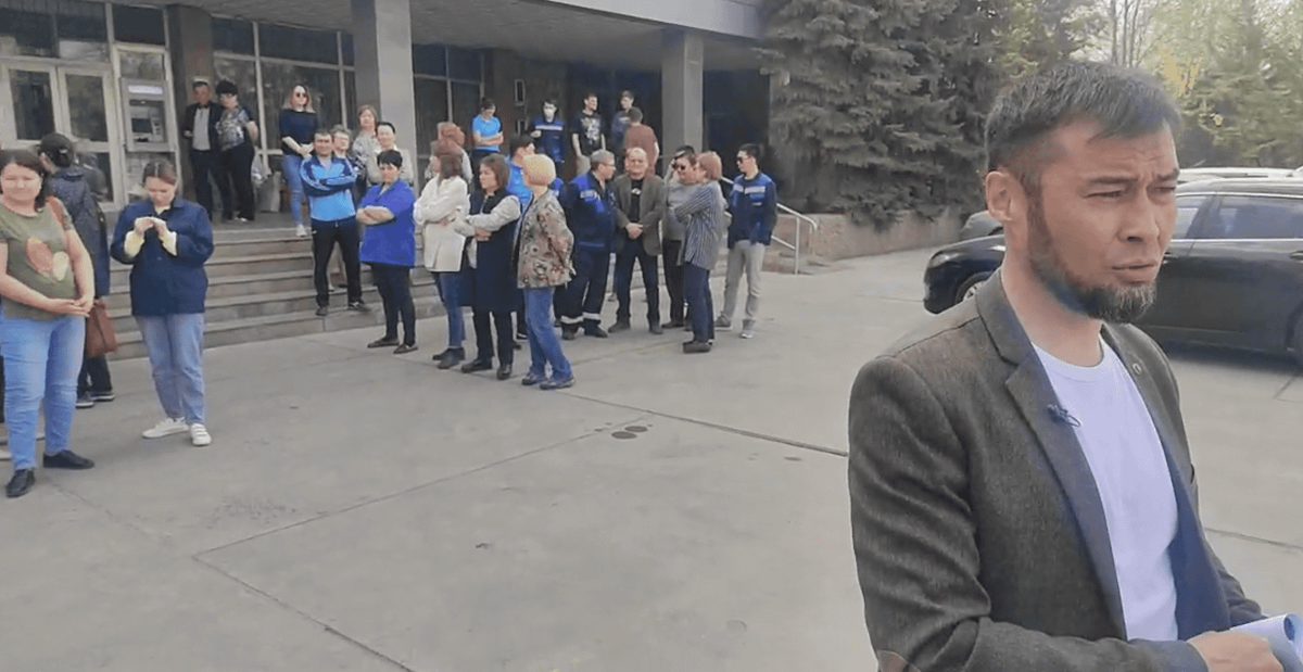Сотрудники ТЭЦ вышли на митинг против открытия майнинг-фермы на территории теплоцентрали