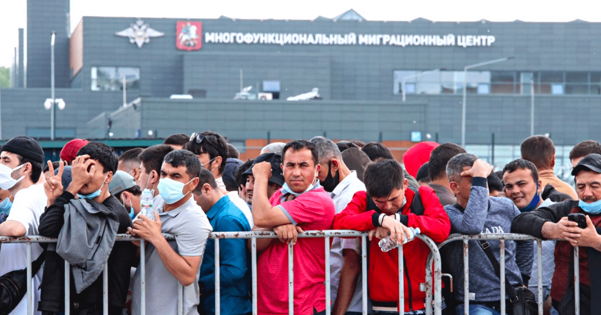 Внедрить цифровые технологии при регистрации трудовых мигрантов в ЕАЭС предложил Жапаров