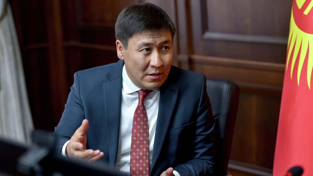 Прекратите шоу — депутаты требуют тщательного расследования задержания министра образования