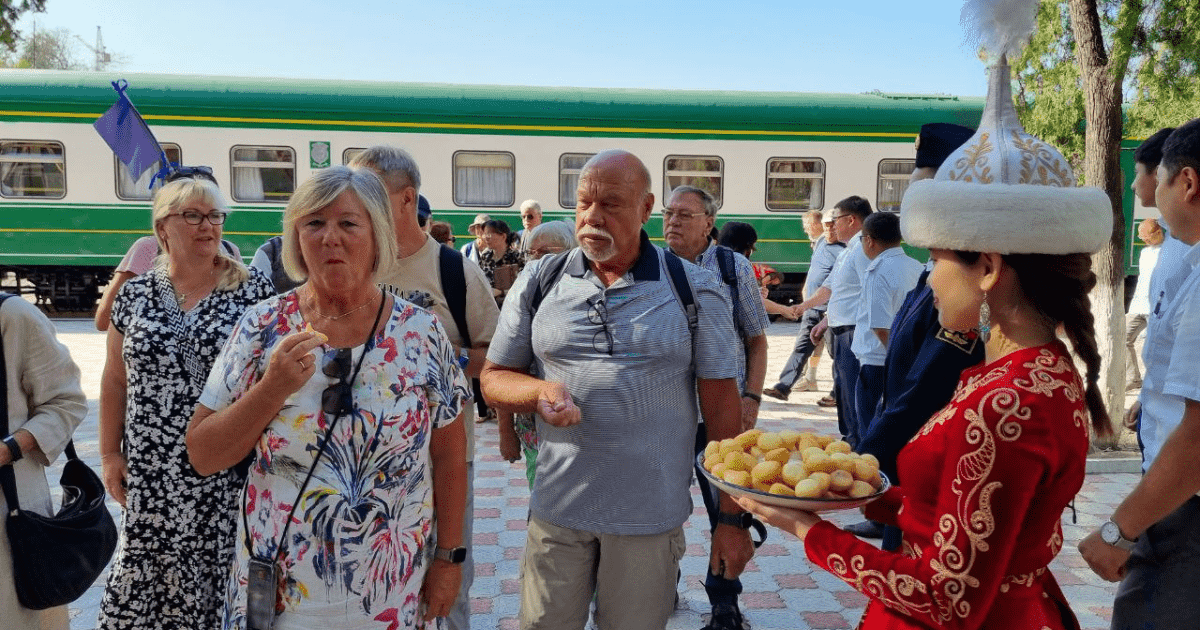 Немецкая компания организовала по Кыргызстану туристический тур на поезде