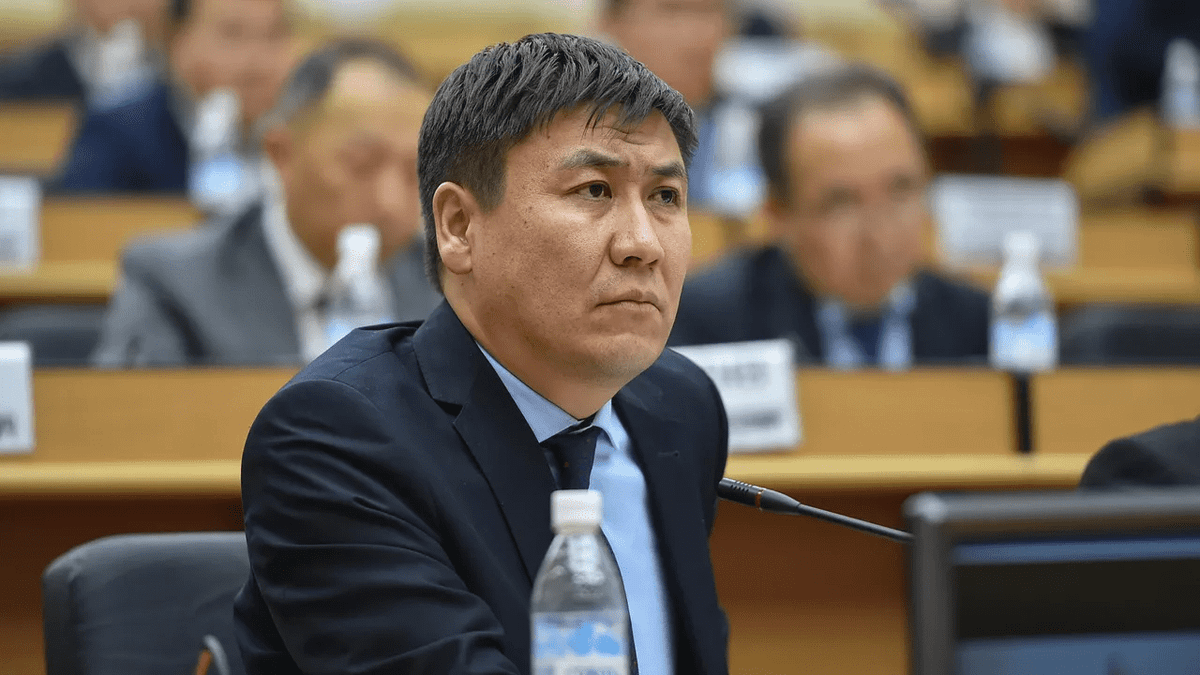 Экс-главу Минобраза отпустили под домашний арест