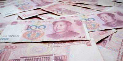 Юань обновил исторический максимум, евро вырос на 0.27%: курсы на 10 октября