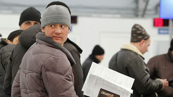 Минтруда КР предупредило мигрантов в России о риске вербовки при трудоустройстве изображение публикации