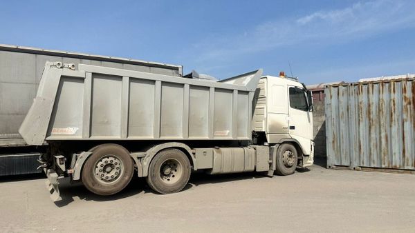 В Кыргызстан пытались ввезти самосвал с поддельным госномером – авто оформили в РК по заниженным ставкам изображение публикации