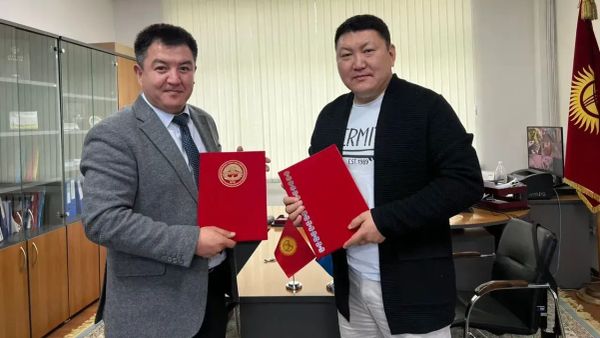 Казахстанская компания «Универсал» начнет нанимать кыргызстанцев – подписано соглашение изображение публикации