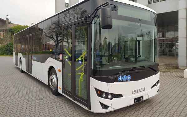 Германия подарила Кыргызстану 17 автобусов изображение публикации