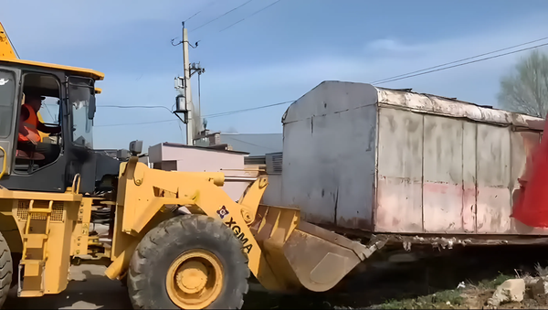 Госстрой сносит незаконные постройки на трассе Тараз – Покровка – Каинды около КПП «Чон-Капка» изображение публикации