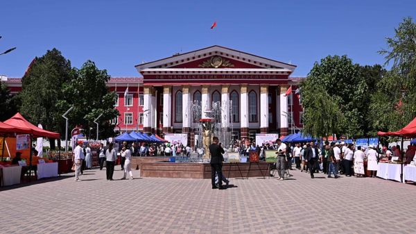Бюджет ОшГУ превысил 4 млрд сомов, вуз стал одним из богатейших в КР – Акылбек Жапаров изображение публикации