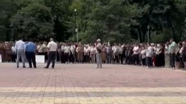 Торговцы «Дордой моторс» третий день подряд митингуют против ЭТТН и ЭСФ изображение публикации