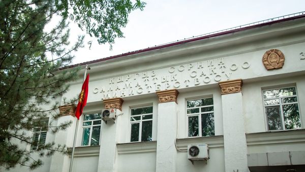 За полгода Минздрав Кыргызстана освоил 18.1 млрд сомов – Бейшеналиев изображение публикации
