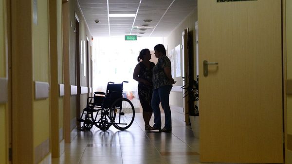 В Оше сотрудники медико-социальной экспертной комиссии вымогали деньги у ЛОВЗ изображение публикации