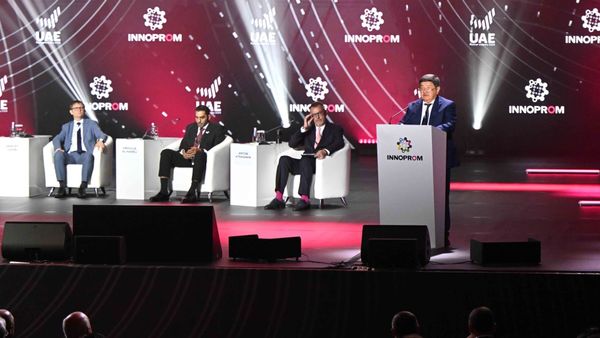Акылбек Жапаров в Екатеринбурге похвастался успехами в промышленном секторе КР изображение публикации