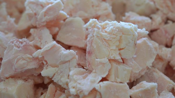 Из Казахстана в КР пытались нелегально ввезти 20 тонн говяжьего жира изображение публикации