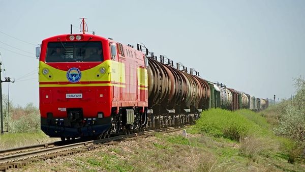 Проверка грузовых вагонов на границе КР будет сокращена до 23 минут изображение публикации