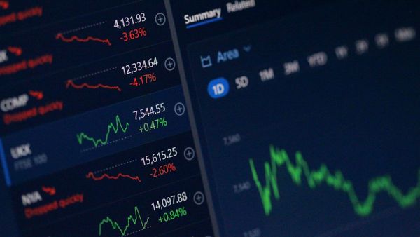 Почему акции мировых гигантов не представлены на КФБ, рассказал Медет Назаралиев изображение публикации
