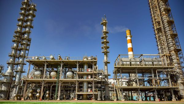 Нефтеперерабатывающий завод «Джунда» запустили после четырех лет простоя изображение публикации
