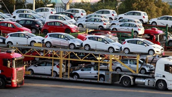 Реэкспорт автомобилей из Кыргызстана сократился в 5.6 раза изображение публикации