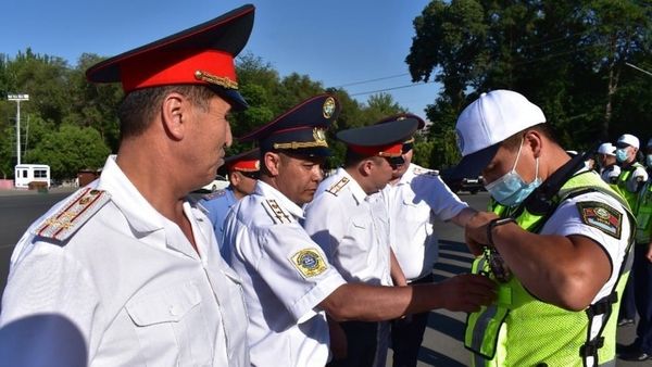 Жогорку Кенеш снял с повестки законопроект о запрете съемки правоохранителей изображение публикации