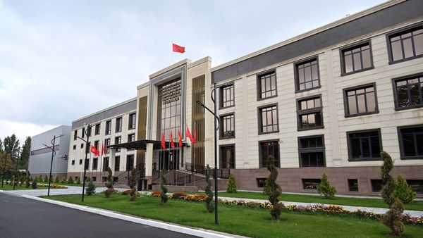 Садыр Жапаров открыл в Бишкеке Академию ГКНБ изображение публикации