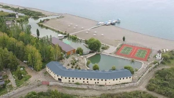 Часть комплекса «Лагуна Сити» на Иссык-Куле перешла государству в рамках дела Кольбаева изображение публикации