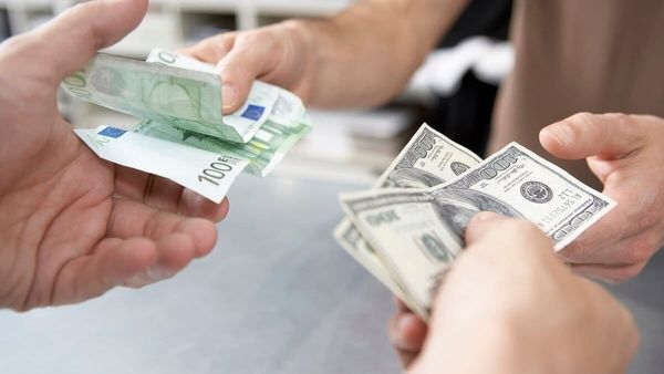 На КПП «Достук» выявили и оштрафовали семь нелегальных обменщиков валют изображение публикации