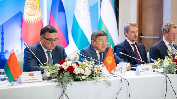 Акылбек Жапаров: Качество обслуживания налогоплательщиков в КР улучшилось изображение публикации