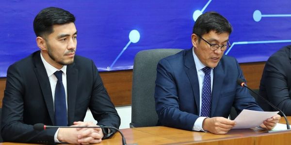 Эдиль Байсалов представил и.о. главы Минцифры Азамата Жамангулова коллективу – ФОТО изображение публикации