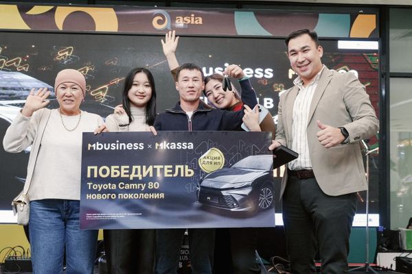 MBANK подвел итоги акции «Принимай платежи по QR»: третий автомобиль Toyota Camry 80 нашел своего обладателя! изображение публикации