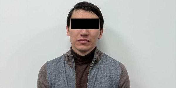 ГКНБ задержал мошенника, вымогавшего $1 млн под видом связей со спецслужбами изображение публикации