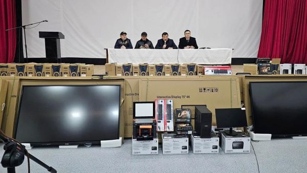 «Альянс Алтын» оснастил 11 школ Таласской области цифровой техникой изображение публикации