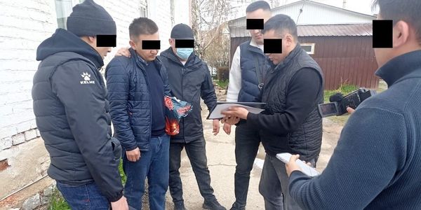 В Нарыне с поличным задержан врач, вымогавший взятку за проведение операции изображение публикации