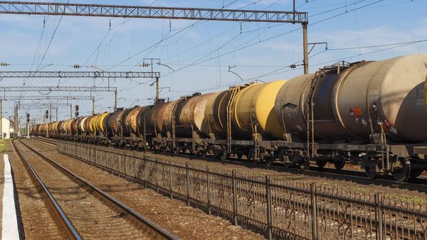 В 2024 году из Казахстана вывозили до 50 тысяч тонн ГСМ в месяц под видом «товаров прикрытия» изображение публикации