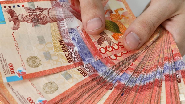 Тенге резко подорожал, евро прибавил 0.5 сома — курс валют в Бишкеке 24 июня изображение публикации