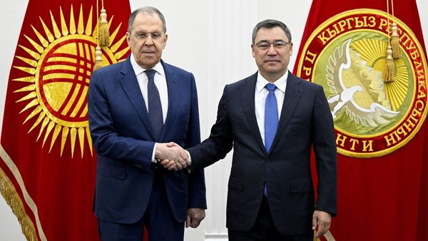 Встреча президента КР Садыра Жапарова с главой МИД РФ Сергеем Лавровым. Фото: president.kg.