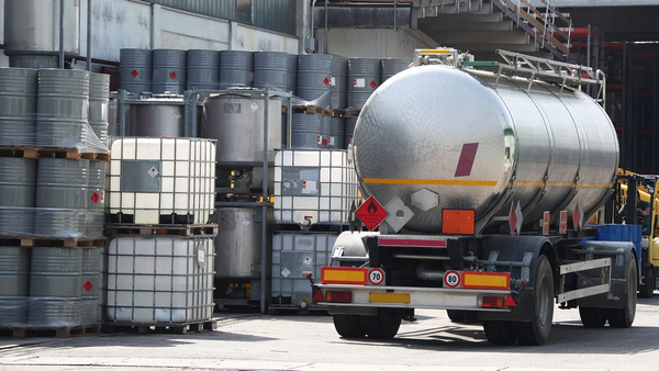 США пригрозили санкциями странам, покупающим нефть у России изображение публикации