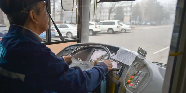В «черный список» водителей общественного транспорта Бишкека внесены 793 человека — мэрия изображение публикации