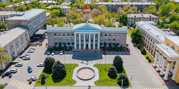 Перестановка кадров в мэрии Бишкека: Джунушалиев обновил руководство УКС и Свердловского района изображение публикации