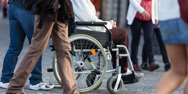 На начало июля 2025 года персональным ассистентам в КР выплатили 793 млн сомов изображение публикации