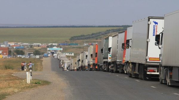 Фуры застряли на казахско-российской границе: причина – проверки экспортных товаров изображение публикации