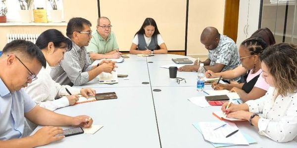 Кыргызфармация и ЮНФПА обсудили сотрудничество в сфере поставок и логистики изображение публикации