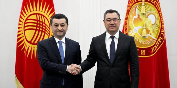 В Чолпон-Ате прошла встреча Садыра Жапарова с главой МИД Узбекистана — что обсудили? изображение публикации