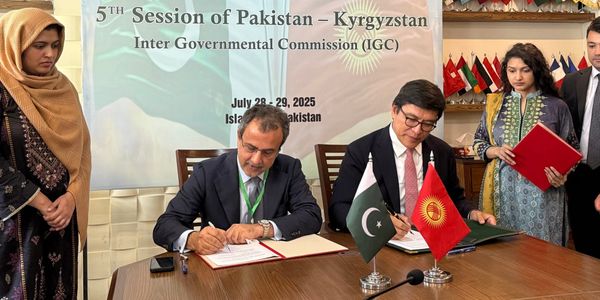 Кыргызстан и Пакистан заключили меморандумы по инвестициям и халал‑торговле изображение публикации