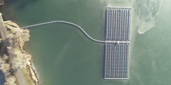 Первая плавучая солнечная электростанция за полгода выработала 75 тысяч кВт·ч изображение публикации