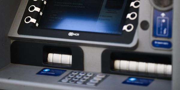 С 1 августа банкоматы и приложения в КР должны быть доступны для людей с ОВЗ изображение публикации