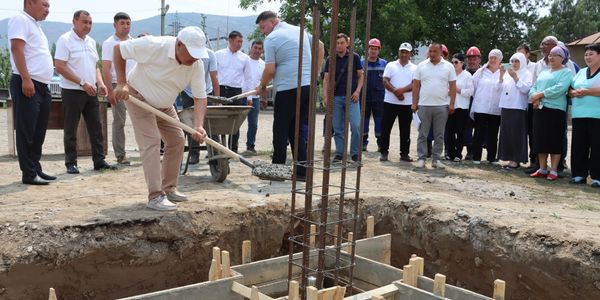 Рабочая поездка Таалайбека Ибраева в Джалал-Абадскую область. Фото: Минэнерго.
