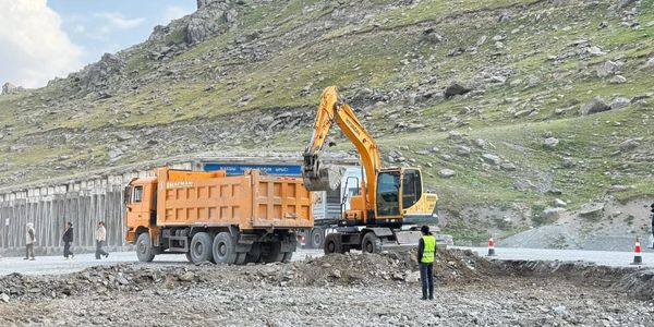 Благоустройство территории возле тоннеля на перевале Тоо-Ашуу. Фото: Минтранс.