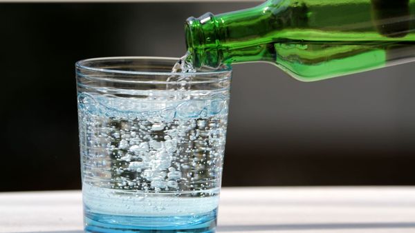 Маркировку минеральной и газированной воды в КР отложили до 2026 года изображение публикации