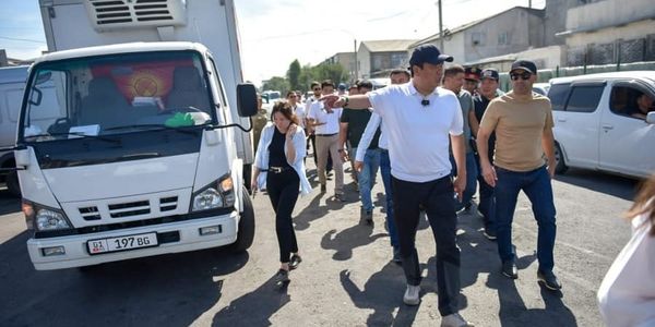 «Дордой» и Ошский рынок расчистят от стихийной торговли и благоустроят — поручение мэра изображение публикации